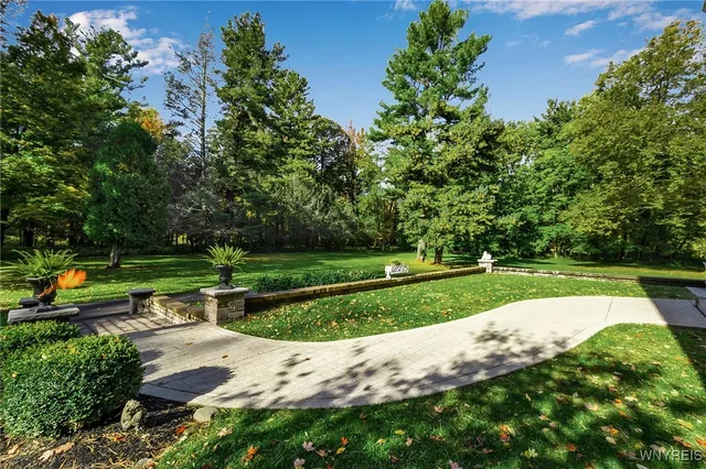 $979,000 | 5618 Armor Duells Road, Orchard Park, NY 14127