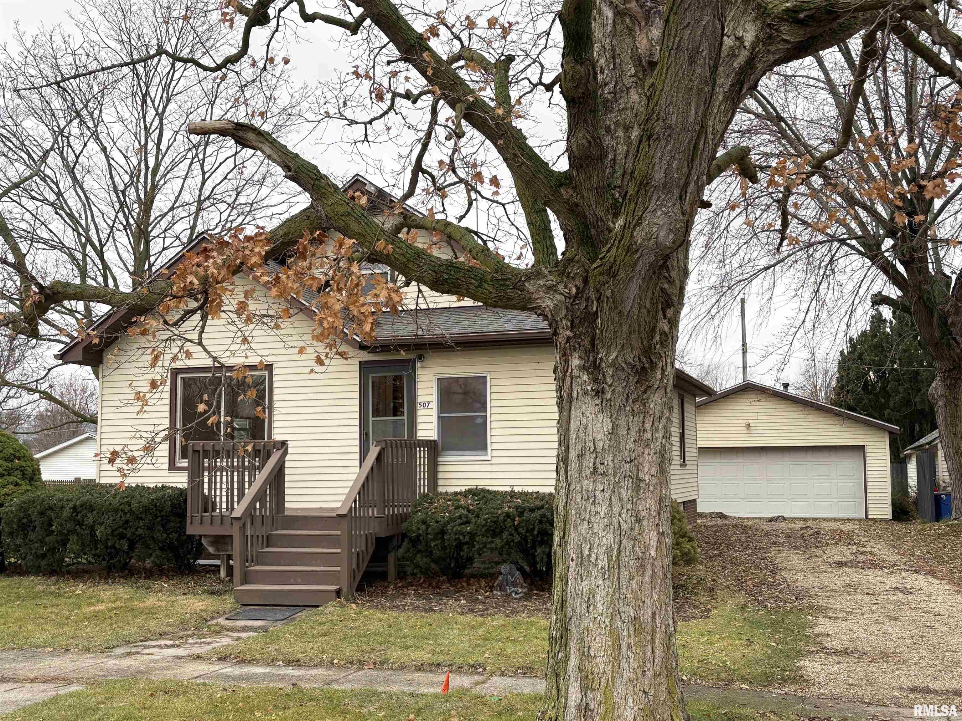 507 Vine Street Varna, IL 61375 - Photo 2 of 46