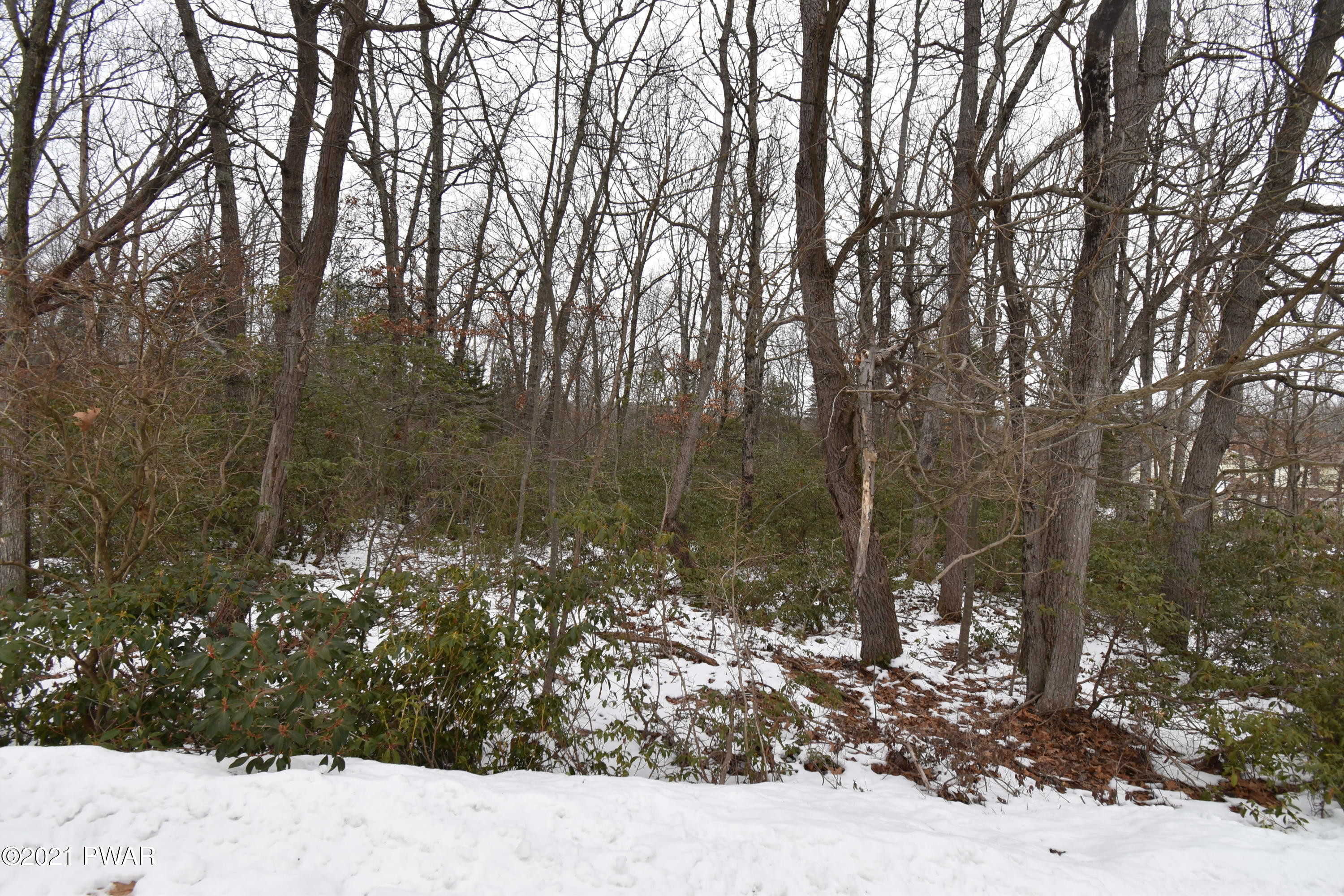 5303 Oneida Way Milford, PA 18337 - Photo 3 of 6