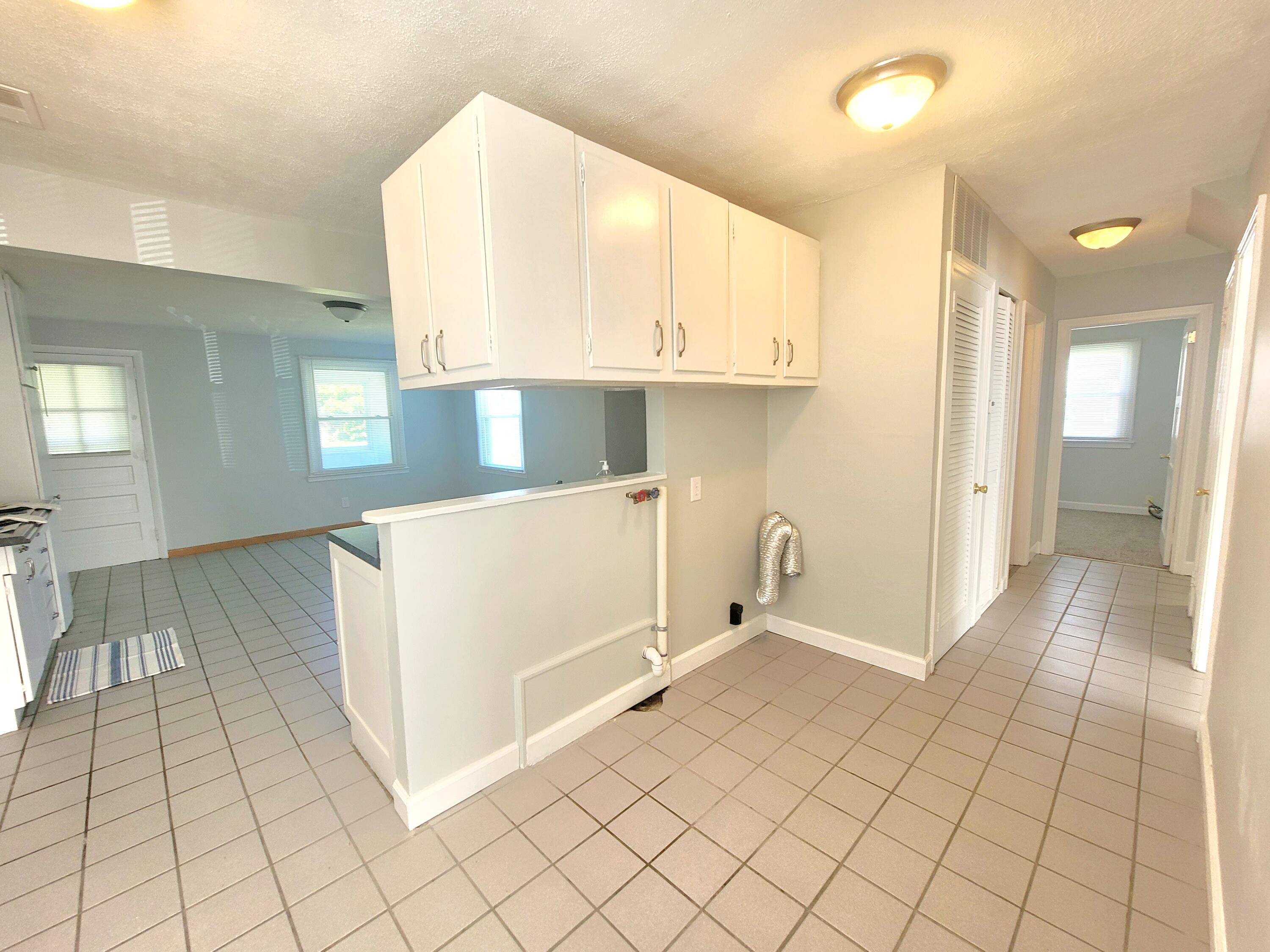 2120 South Hadley Road Springfield, OH 45505 - Photo 9 of 36 Gallery Image 9