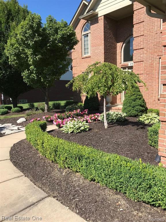 2518 Dover Rochester Hills, MI 48309 - Photo 4 of 29