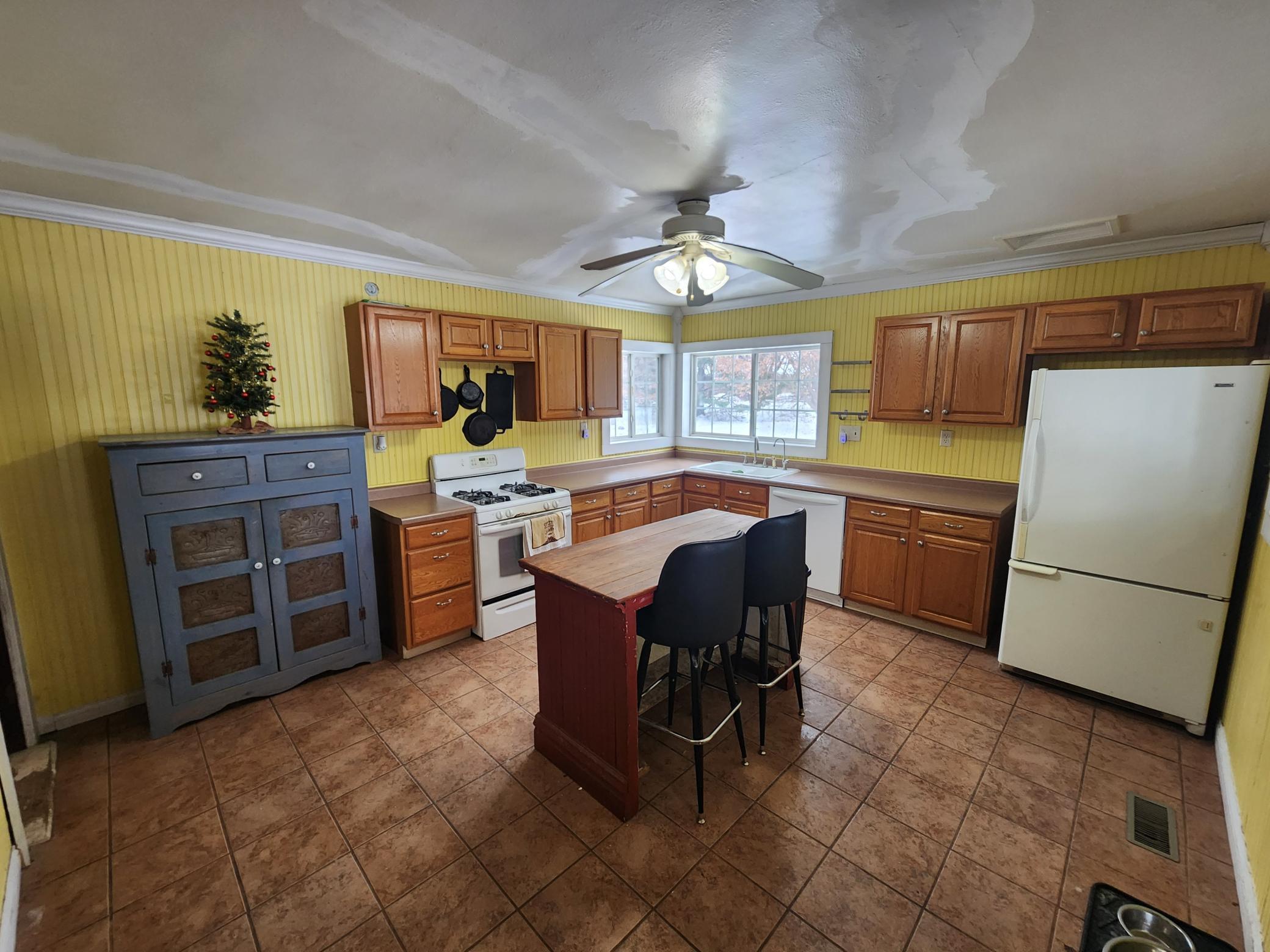 14006 Highway 56 Le Roy, MN 55951 - Photo 2 of 31