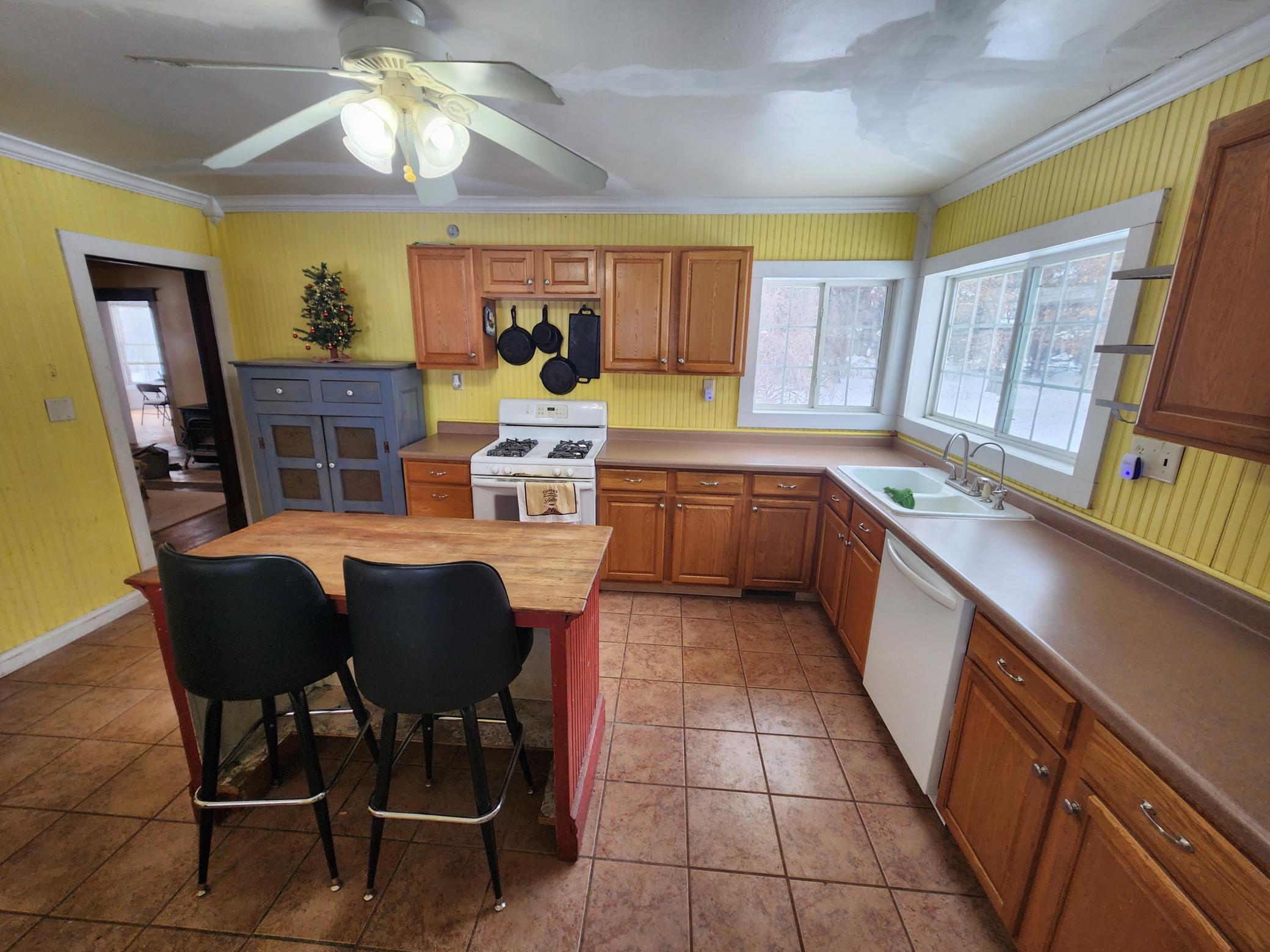 14006 Highway 56 Le Roy, MN 55951 - Photo 4 of 31