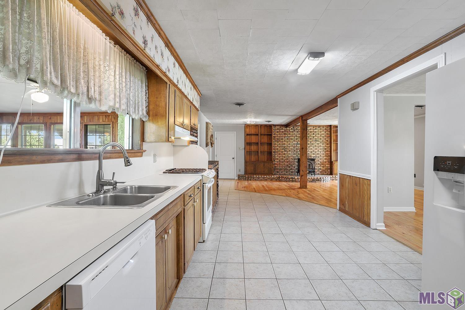 16131 Joe Sevario Road Prairieville, LA 70769 - Photo 5 of 21 Gallery Image 5