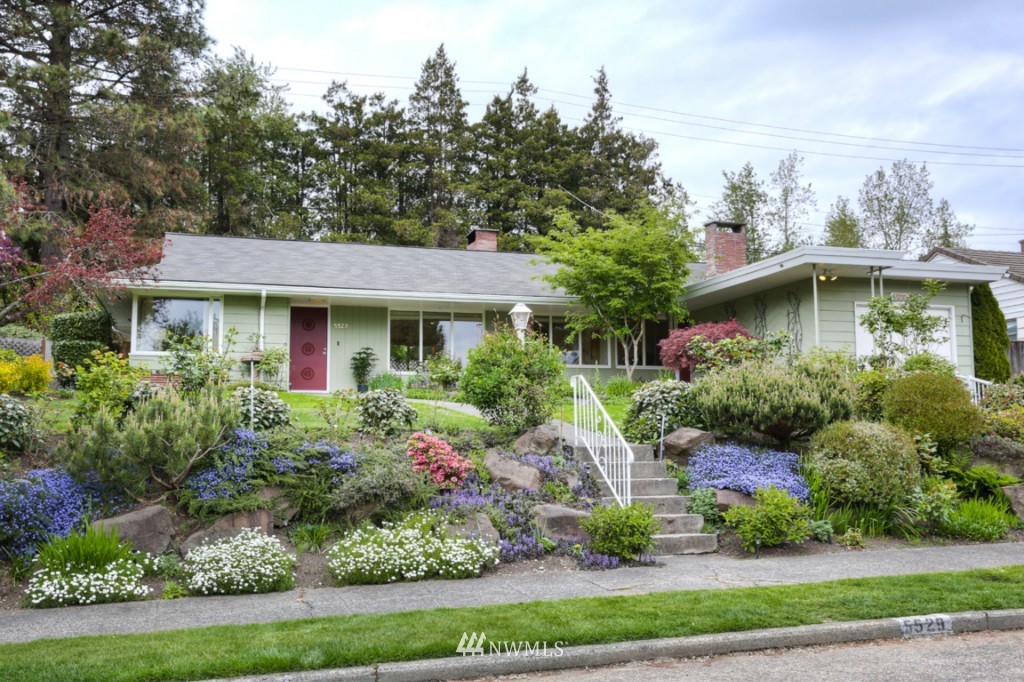 5529 Coniston Road Northeast Seattle, WA 98105 - Photo 1 of 25 Gallery Image 1