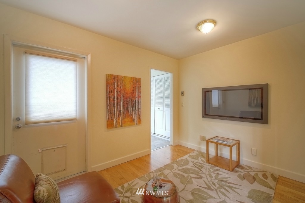 5529 Coniston Road Northeast Seattle, WA 98105 - Photo 17 of 25 Gallery Image 17