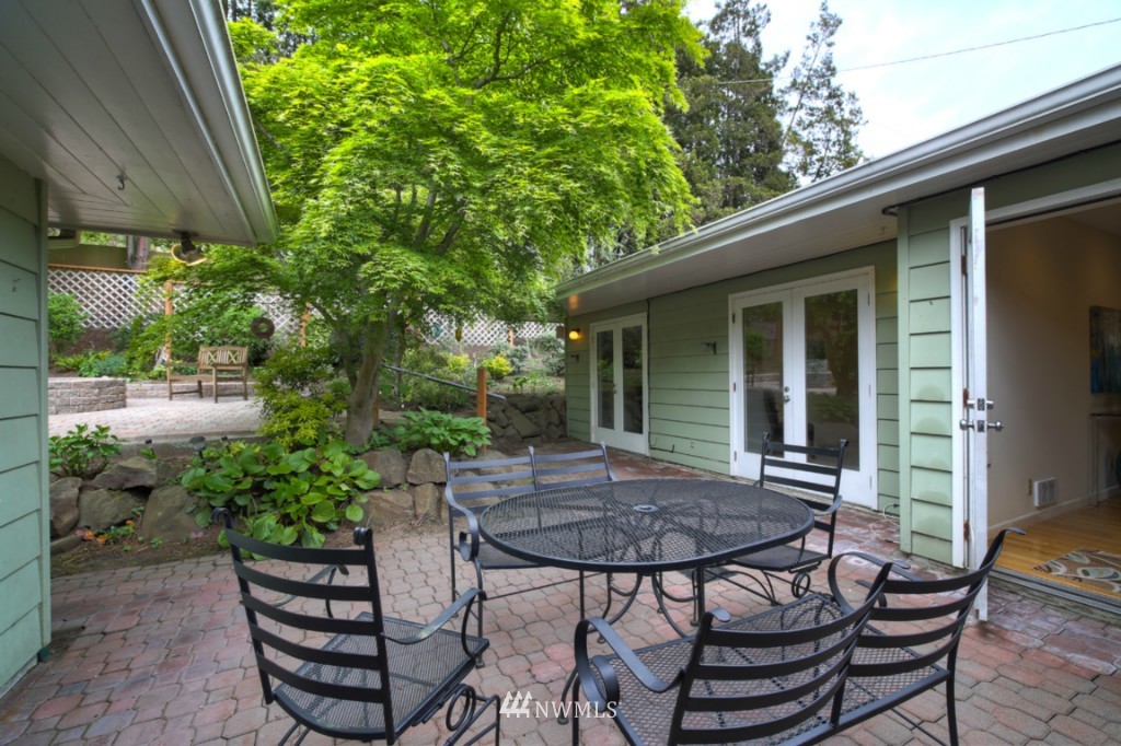 5529 Coniston Road Northeast Seattle, WA 98105 - Photo 22 of 25 Gallery Image 22