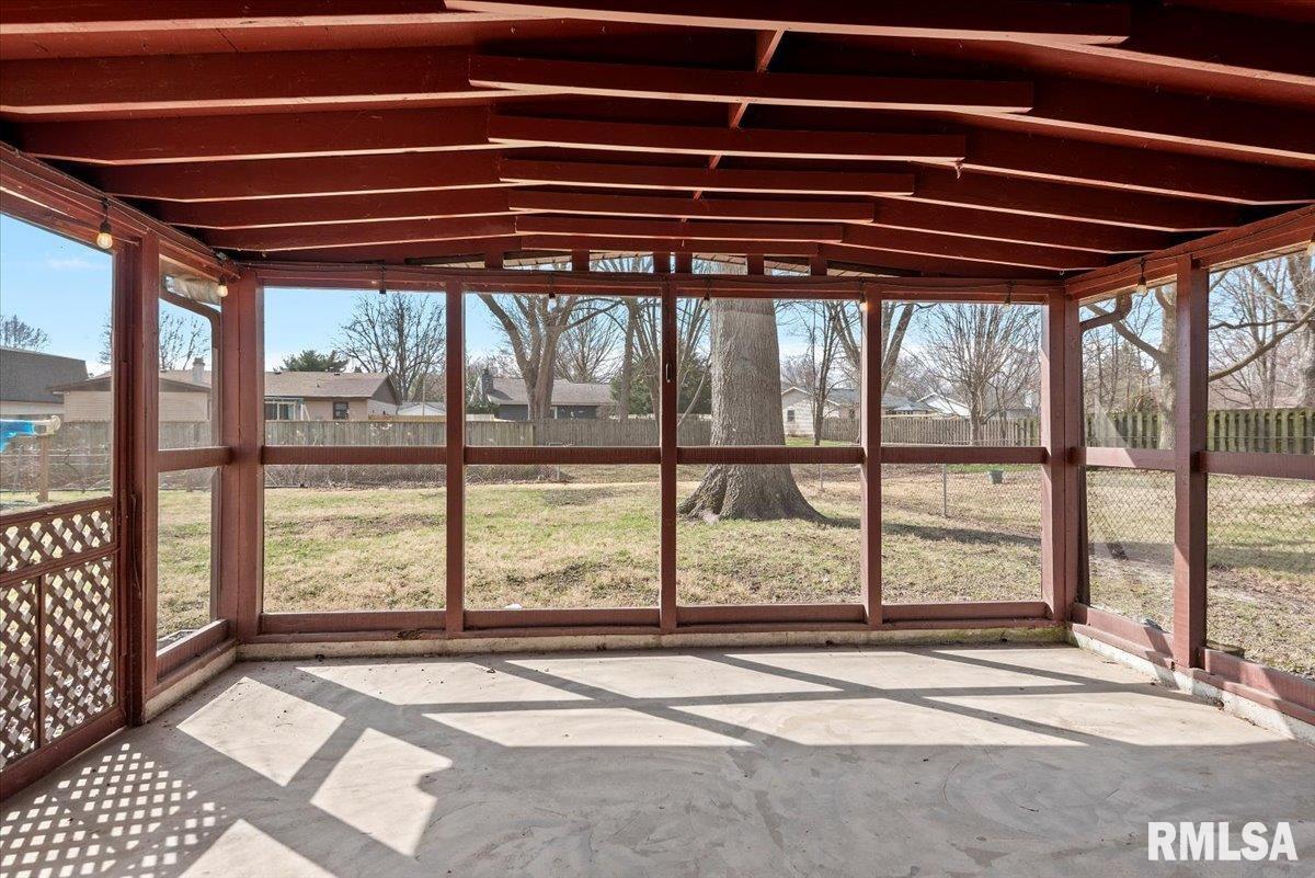 2116 Trowbridge Road Springfield, IL 62703 - Photo 15 of 42