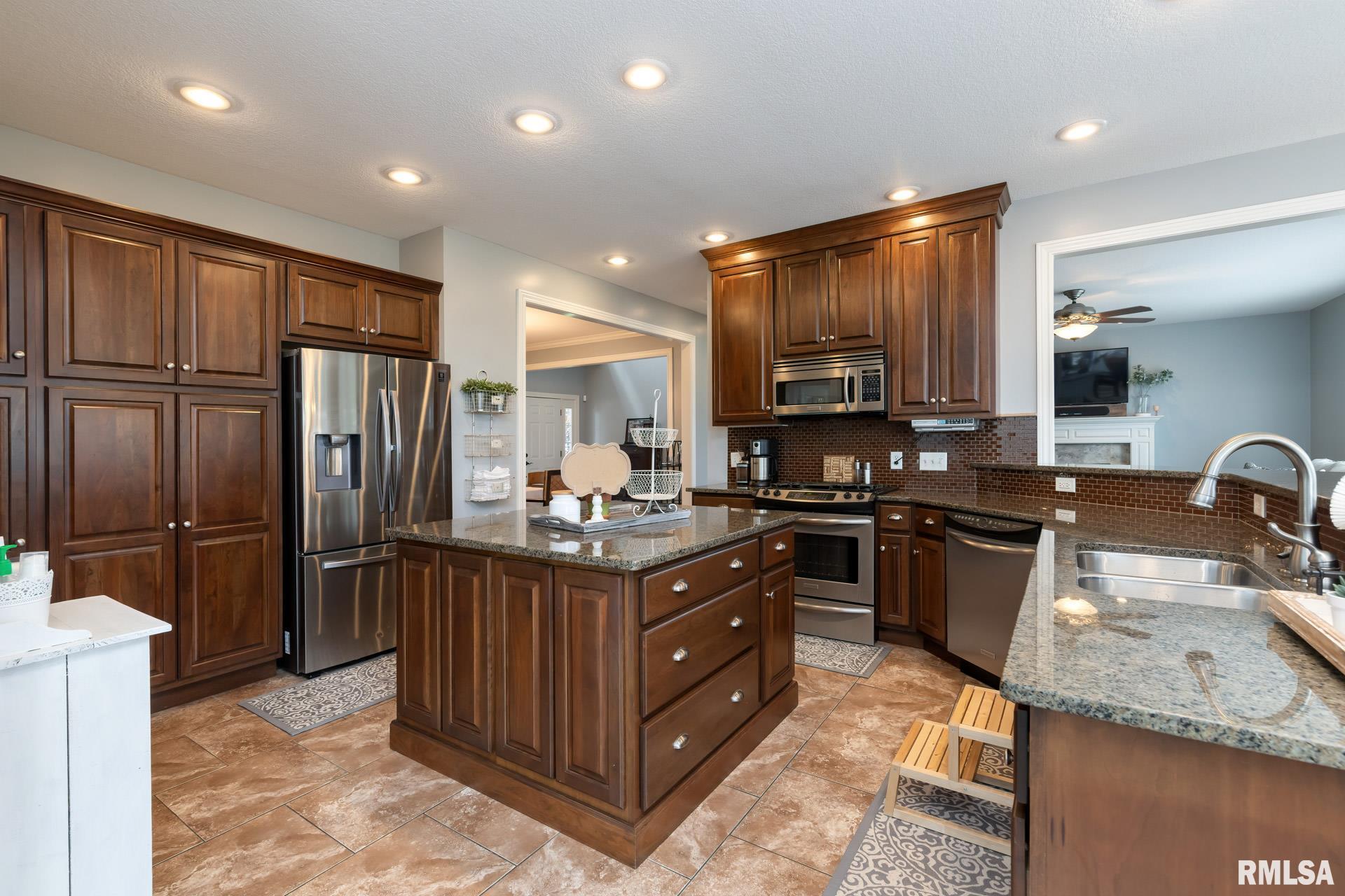 5551 Judge Road Bettendorf, IA 52722 - Photo 18 of 48 Gallery Image 18