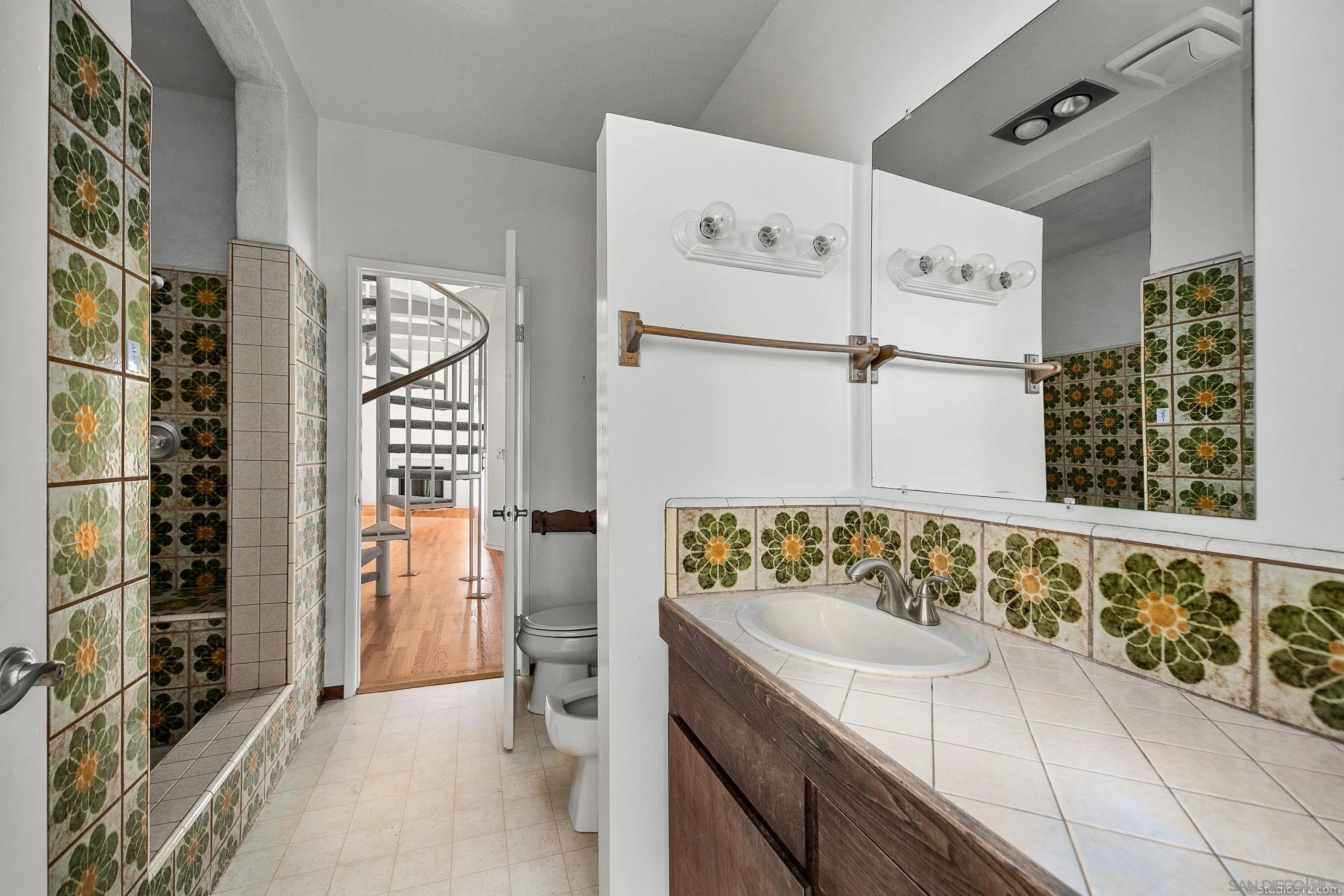 1112 Oceanic Drive Encinitas, CA 92024 - Photo 16 of 32