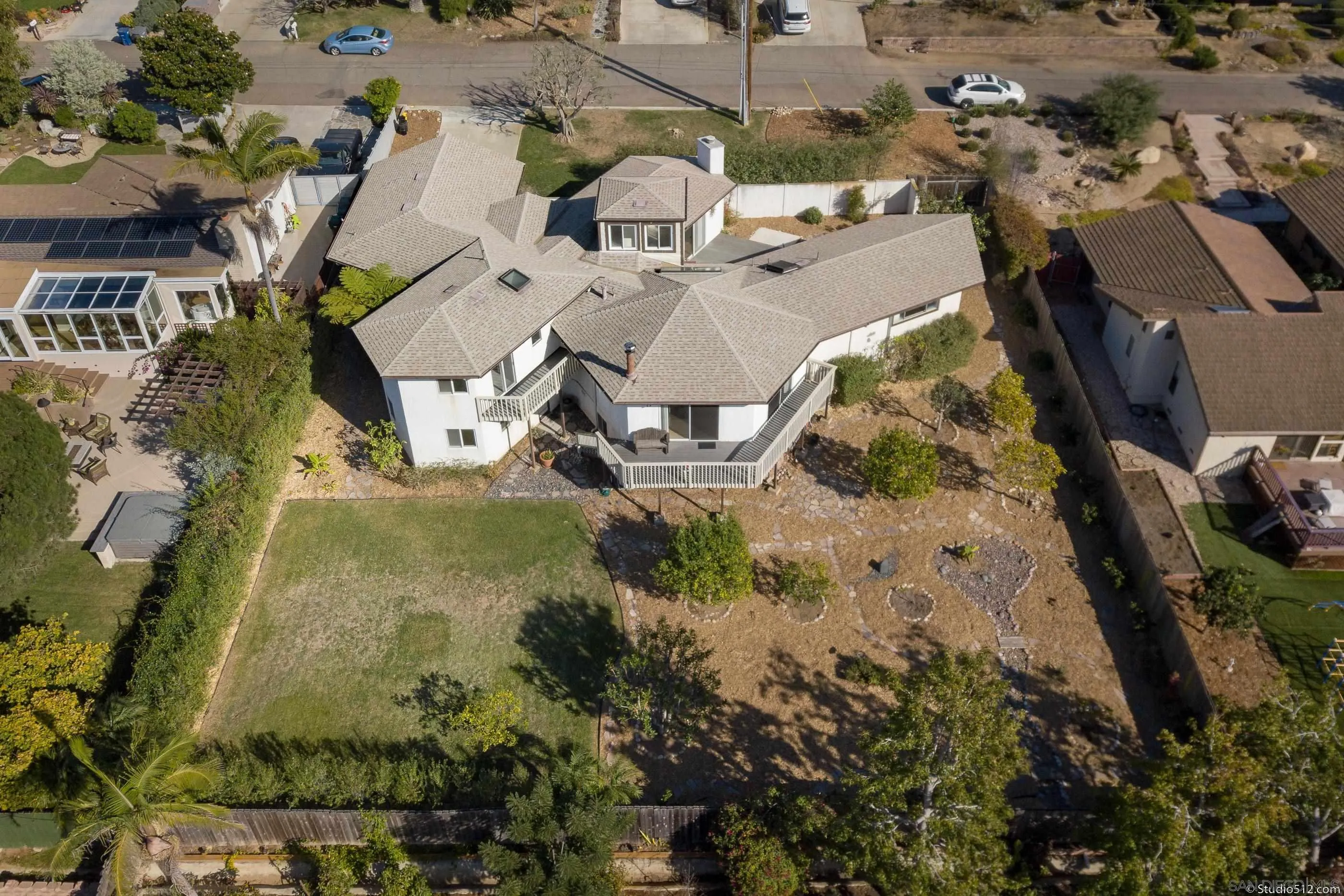 1112 Oceanic Drive Encinitas, CA 92024 - Photo 30 of 32 an aerial view of residential houses with outdoor space