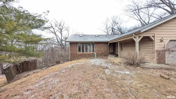 $239,900 | 1919 Sierra Court, Pekin, IL 61554