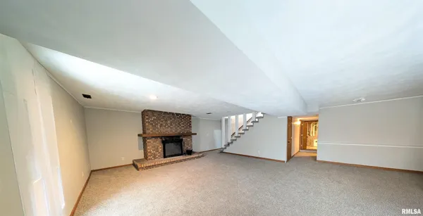 $239,900 | 1919 Sierra Court, Pekin, IL 61554