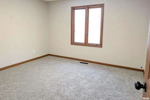 $239,900 | 1919 Sierra Court, Pekin, IL 61554