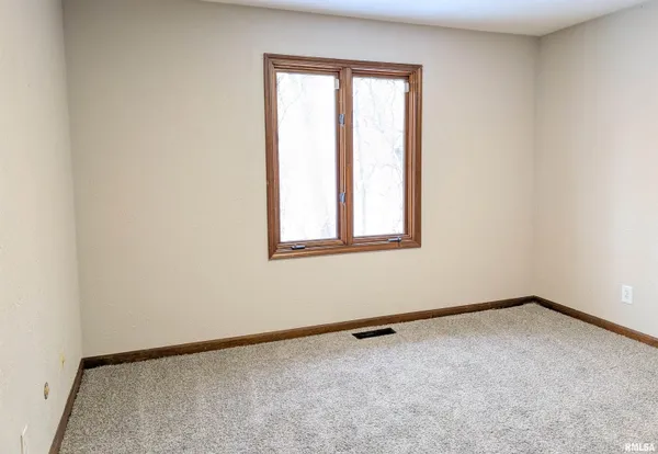 $239,900 | 1919 Sierra Court, Pekin, IL 61554