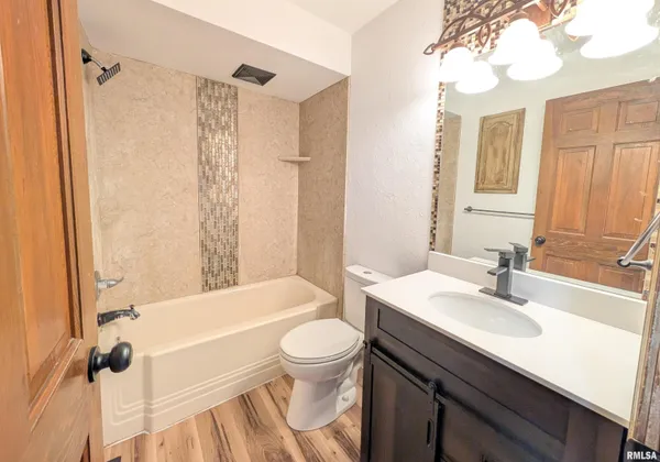 $239,900 | 1919 Sierra Court, Pekin, IL 61554