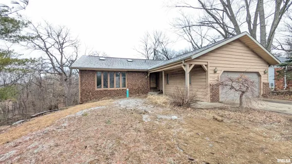 $239,900 | 1919 Sierra Court, Pekin, IL 61554