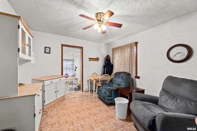 $88,000 | 242 South State Avenue, Hampton, IL 61256