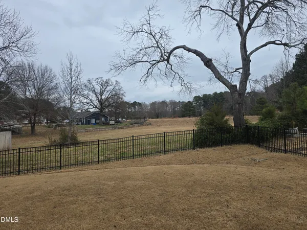 a front view of house with yard