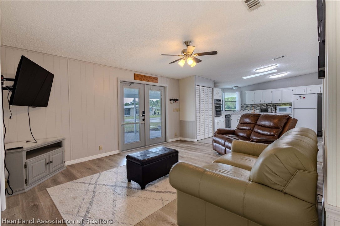 413 Hickory Ridge Drive Sebring, FL 33876 - Photo 4 of 23 Gallery Image 4