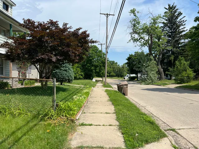 $74,999 | 44 Lake Street, Pontiac, MI 48341