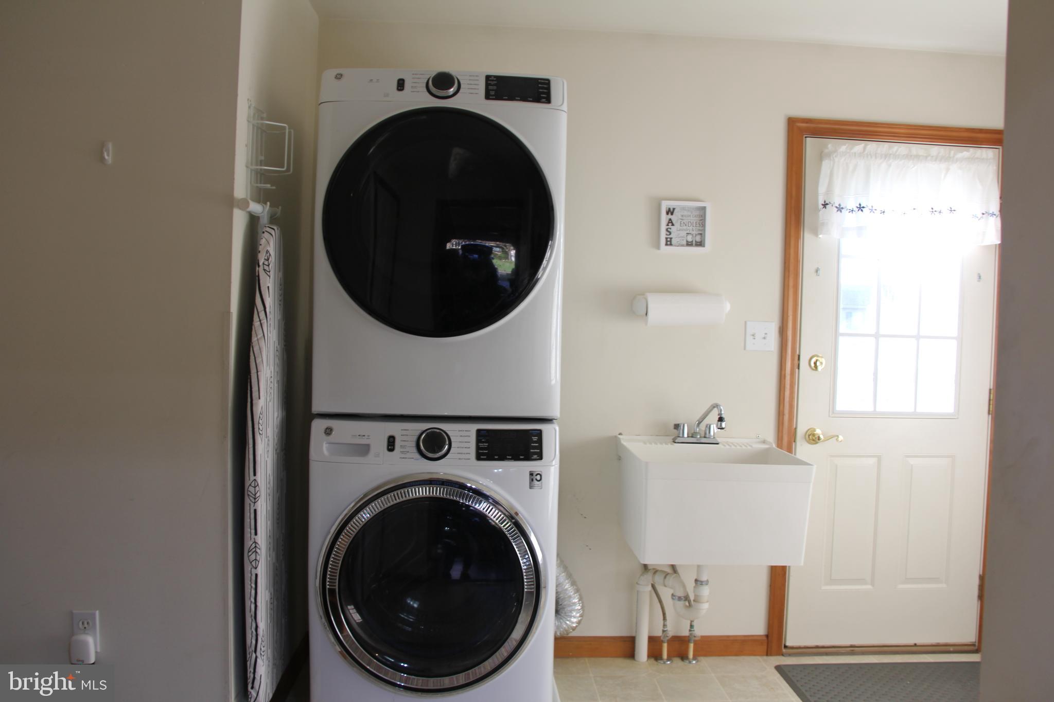 668 Snyder Hill Road Lititz, PA 17543 - Photo 31 of 32 a utility room with dryer and washer