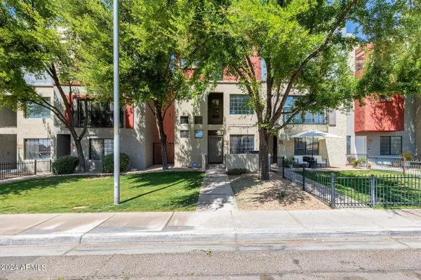 $2,800 | 3435 East Lance Lane, Phoenix, AZ 85018