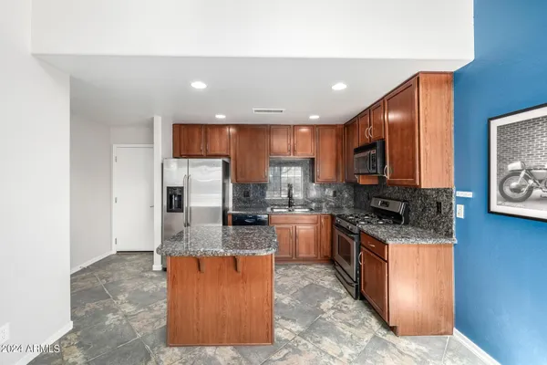 $2,800 | 3435 East Lance Lane, Phoenix, AZ 85018