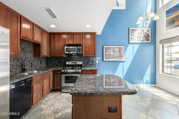 $2,800 | 3435 East Lance Lane, Phoenix, AZ 85018