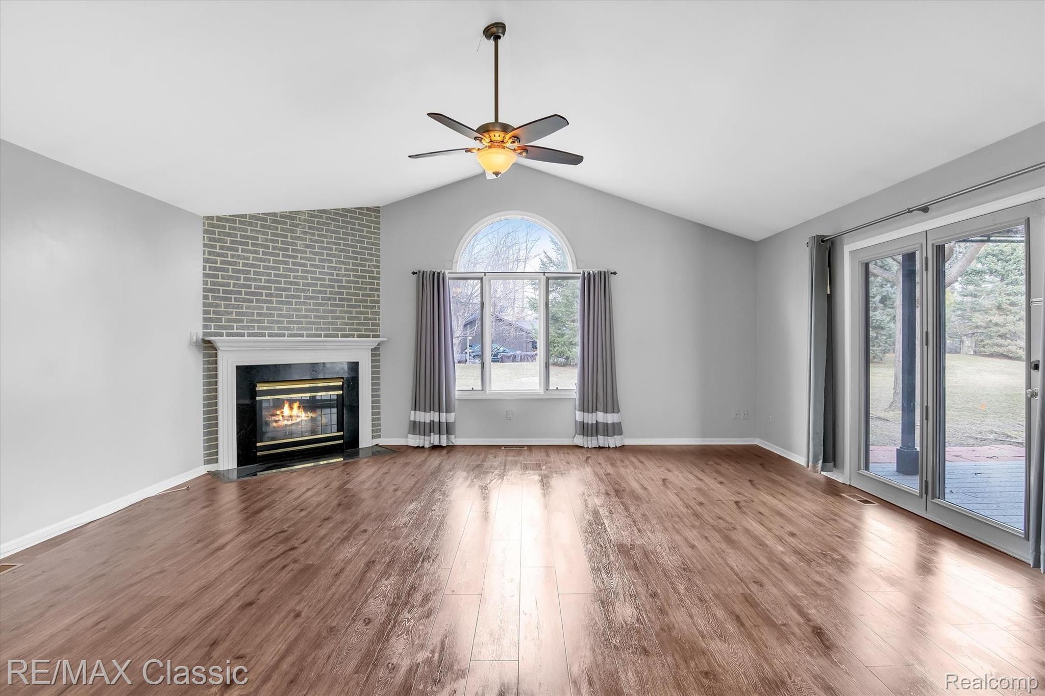 3036 Rivers Edge Drive Wayne, MI 48184 - Photo 7 of 33 Fantastic Great Room
