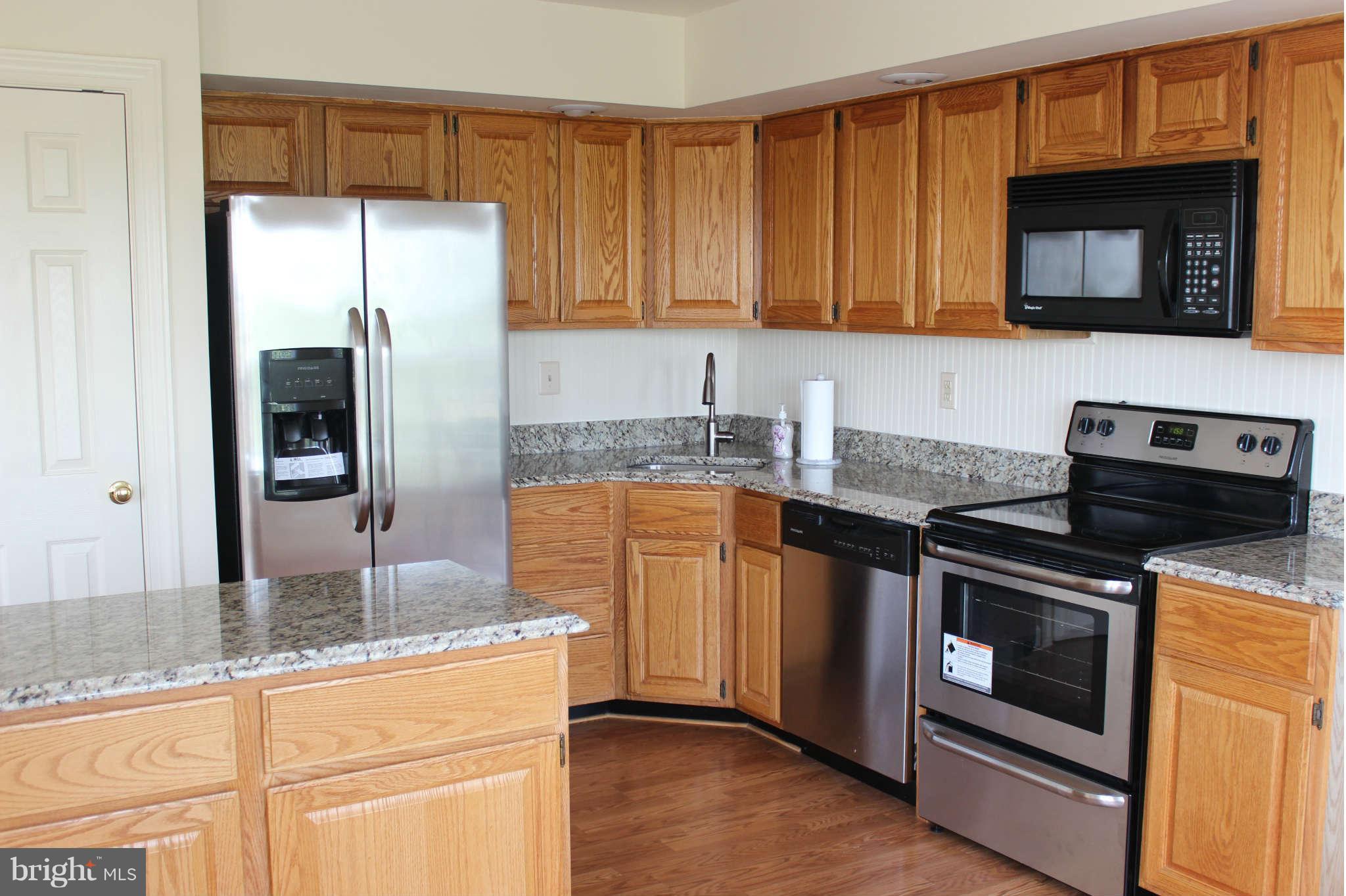 5554 Rivendell Place Frederick, MD 21703 - Photo 4 of 27 New Stainless Steel Appliances