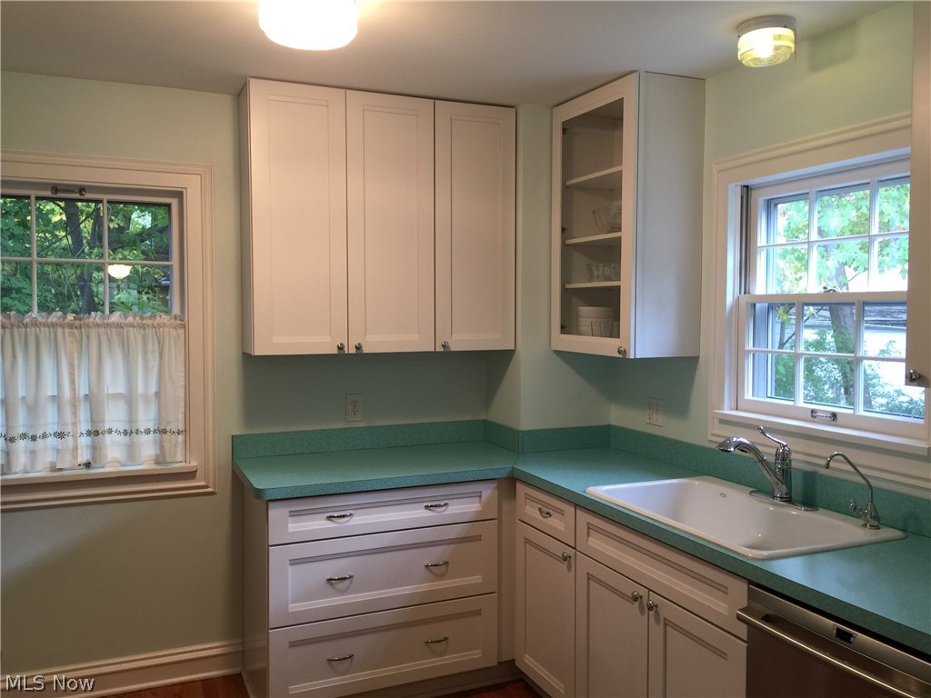 1082 Allston Road Cleveland Heights, OH 44121 - Photo 6 of 35