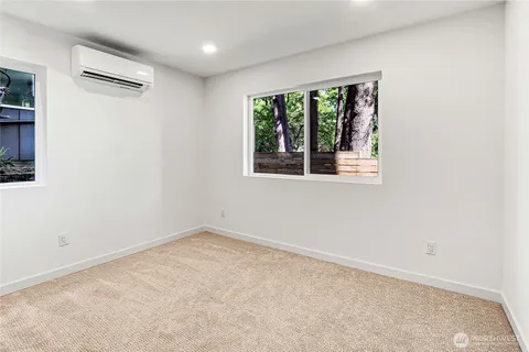 $1,098,000 | 627 West Emerson Street, Seattle, WA 98119