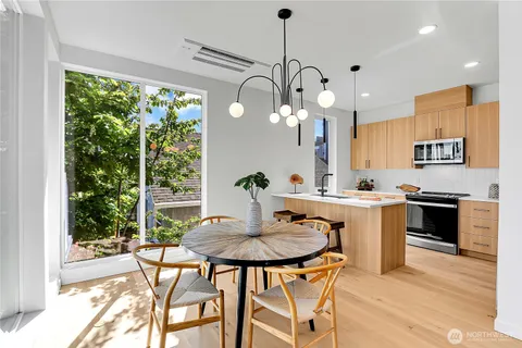 $1,098,000 | 627 West Emerson Street, Seattle, WA 98119