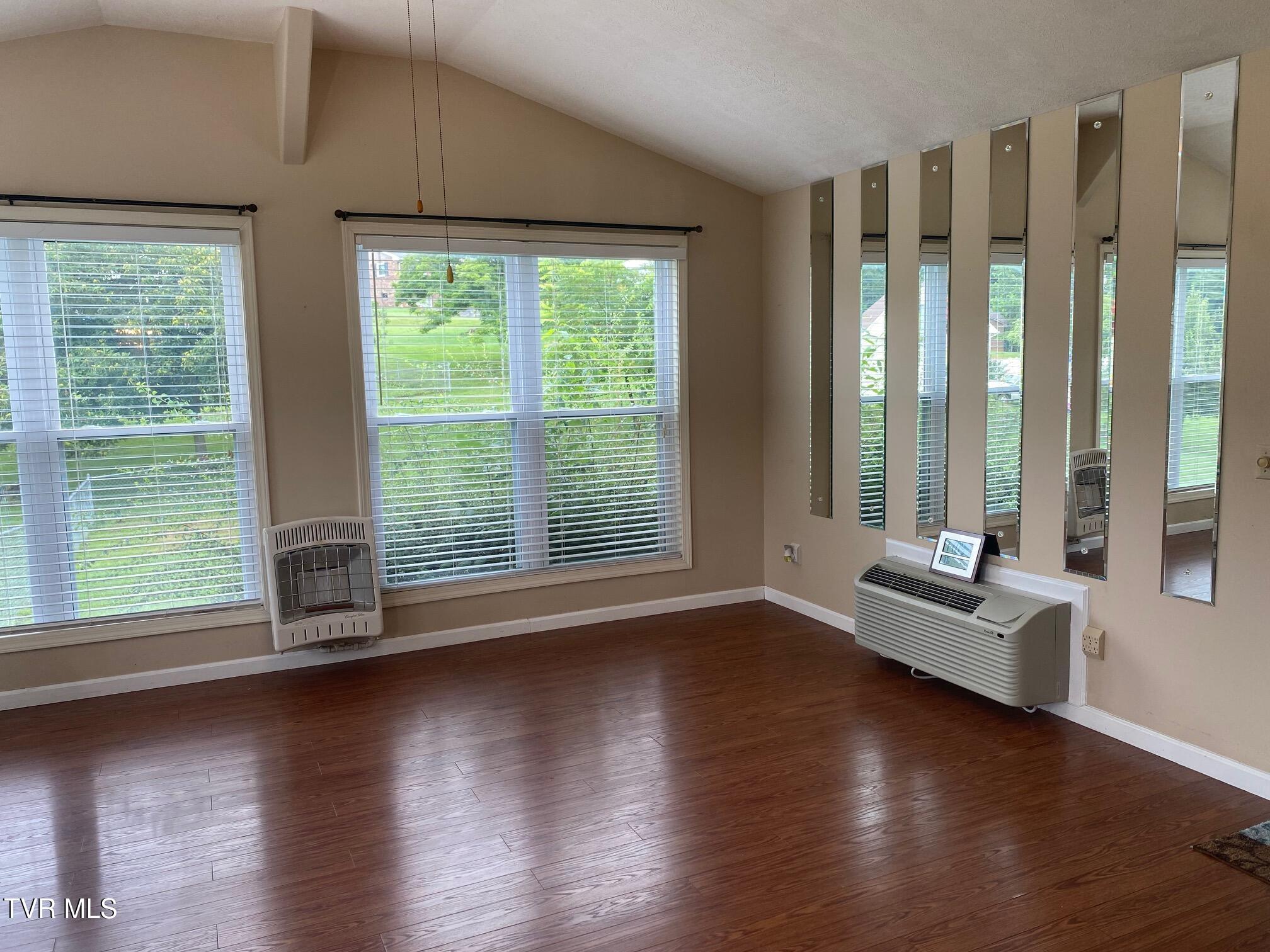 3204 Marbleton Road Unicoi, TN 37692 - Photo 21 of 114 Beautiful windows in all-season room