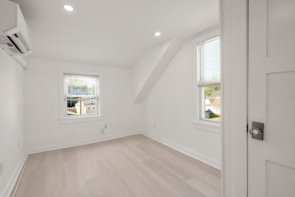 42 Riverside Avenue Swansea, MA 02777 - Photo 11 of 23