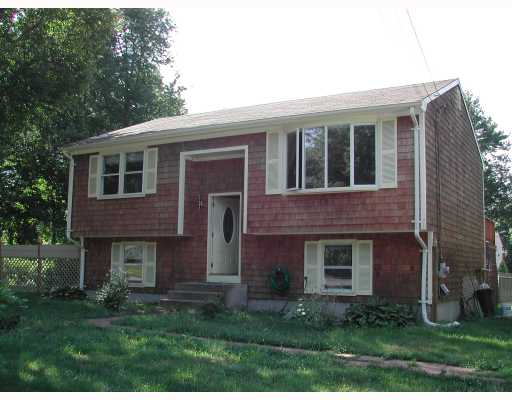 34 Wampum Road Narragansett, RI 02882 - Photo 1 of 1 Exterior Front.