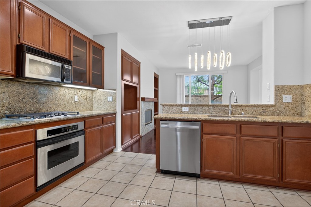 1908 Blazewood Street Simi Valley, CA 93063 - Photo 11 of 42
