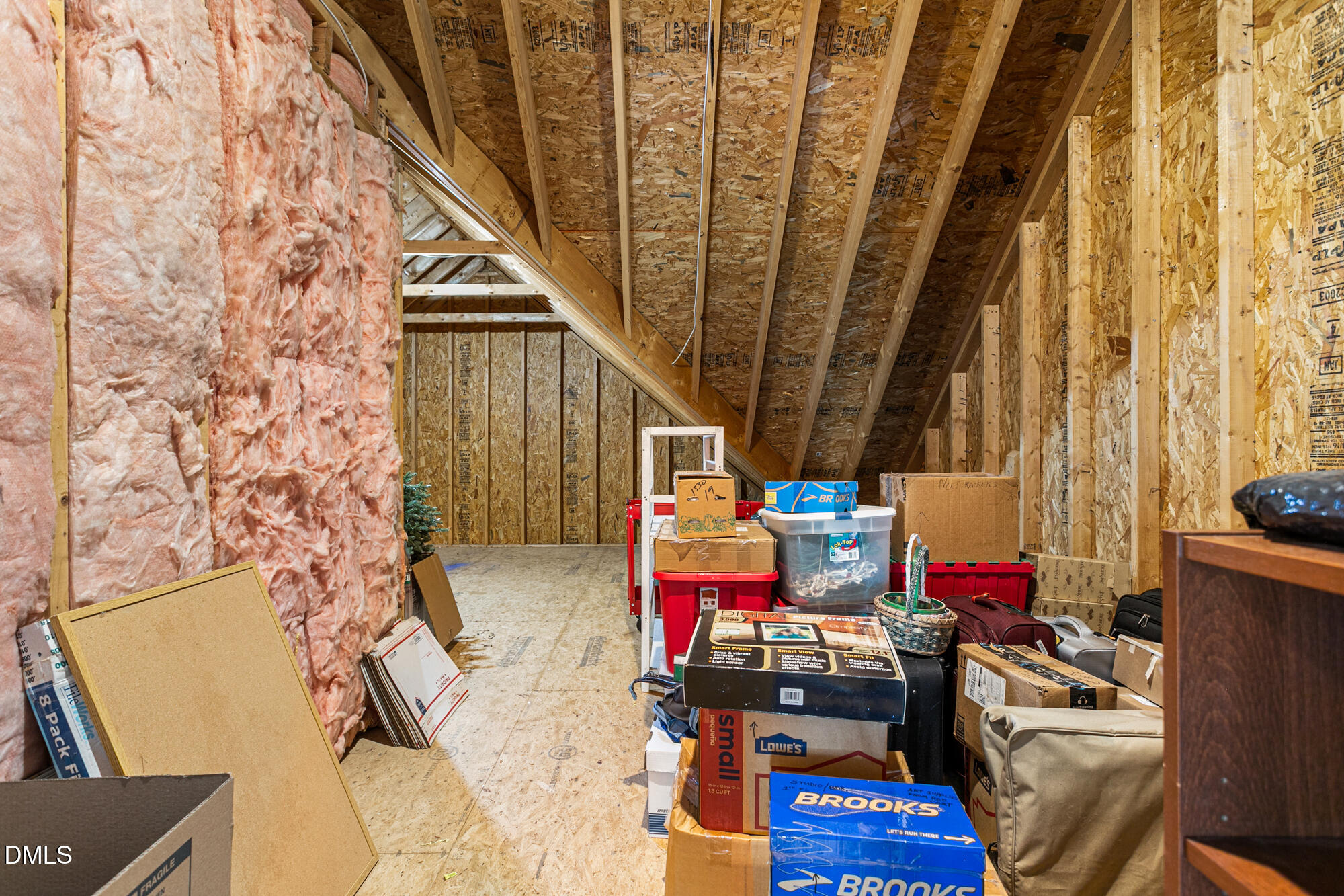 7 Powder Springs Place Durham, NC 27712 - Photo 35 of 44 a view of entryway with workspace