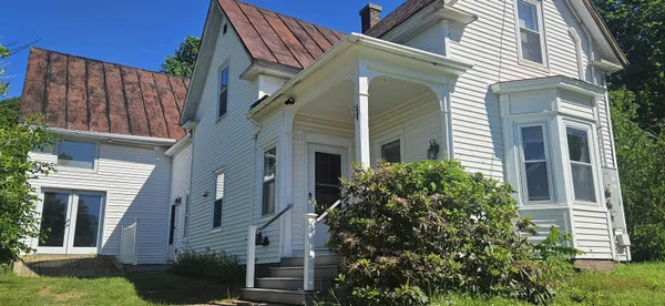 $1,480 | 40 Mayhew Street, Unit A, Bristol, NH 03222