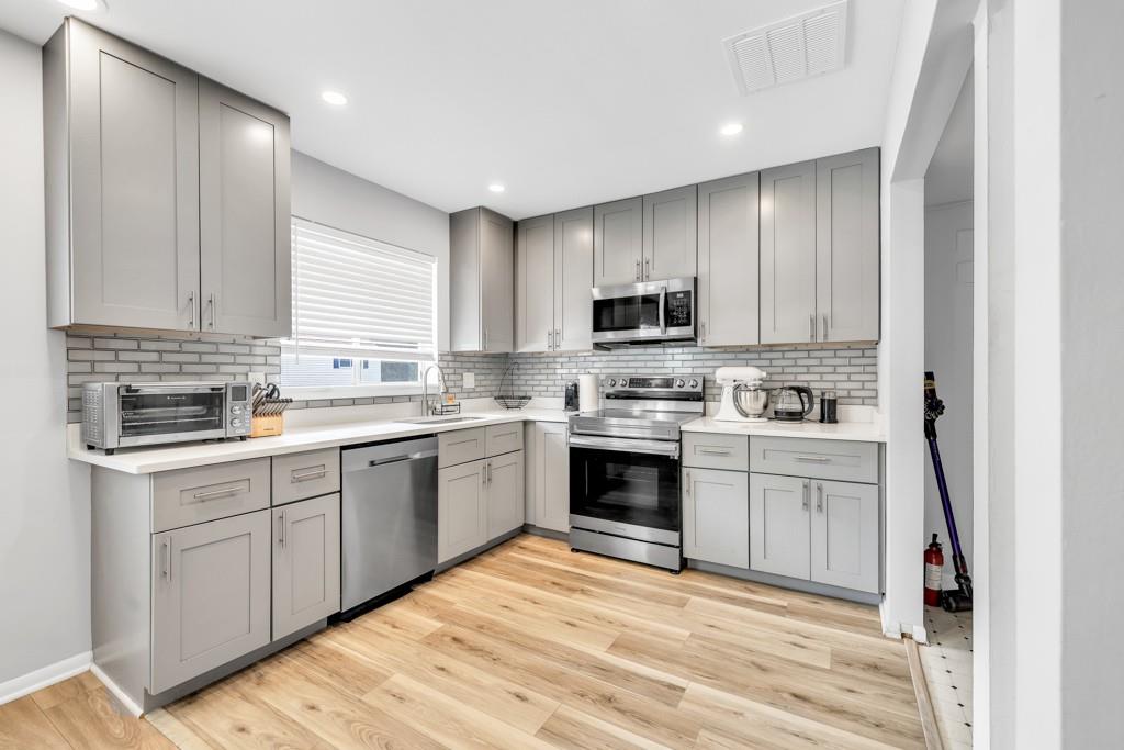 7307 Cardigan Circle Sandy Springs, GA 30328 - Photo 8 of 31