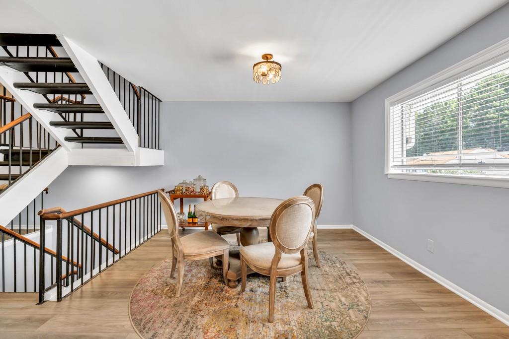 7307 Cardigan Circle Sandy Springs, GA 30328 - Photo 10 of 31