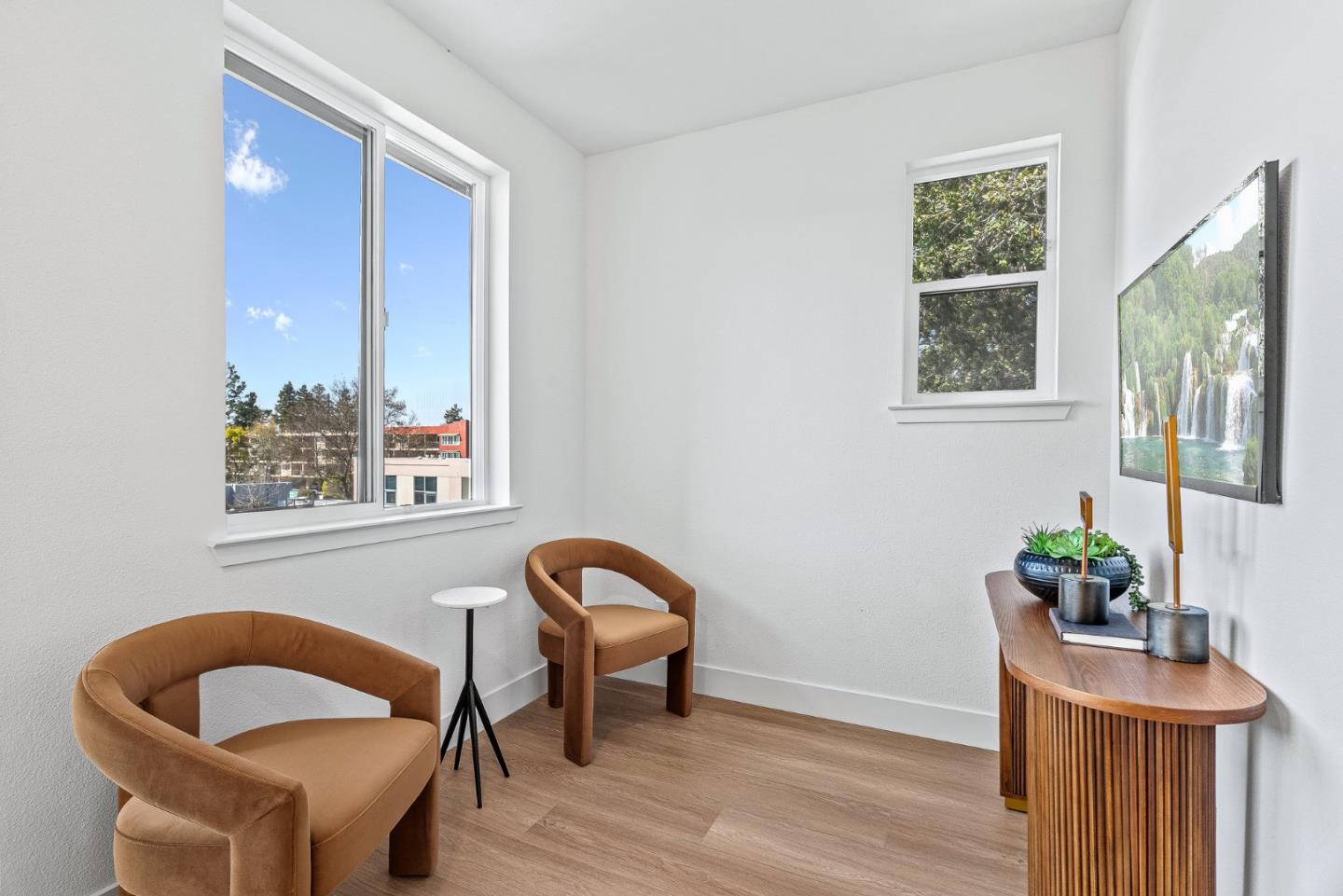943 Woodside Road Redwood City, CA 94061 - Photo 24 of 30 a dining room with furniture and window
