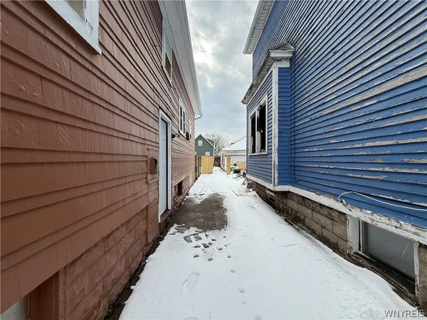$179,900 | 124 Newfield Street, Buffalo, NY 14207