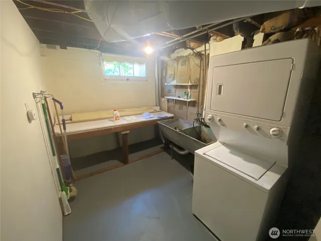 $2,100 | 5708 8th Avenue Northwest, Seattle, WA 98107