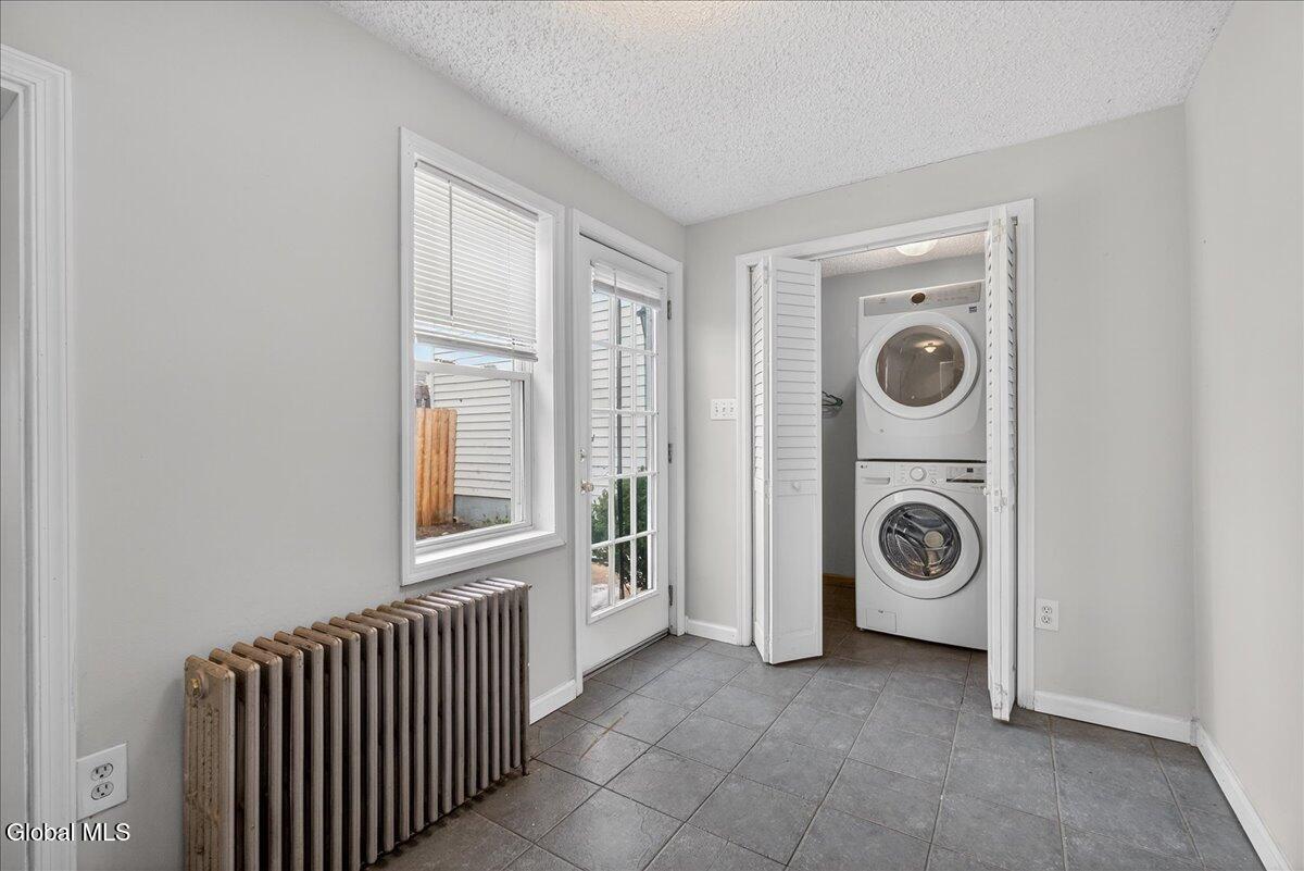 25 Corning Street Colonie, NY 12205 - Photo 19 of 39 13-25 Corning St-13