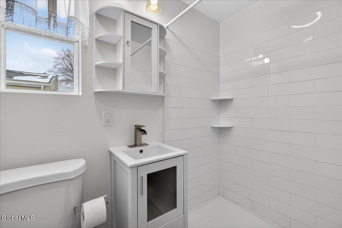 25 Corning Street Colonie, NY 12205 - Photo 23 of 39 17-25 Corning St-17