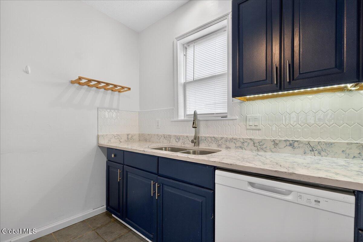 25 Corning Street Colonie, NY 12205 - Photo 28 of 39 25-25 Corning St-25