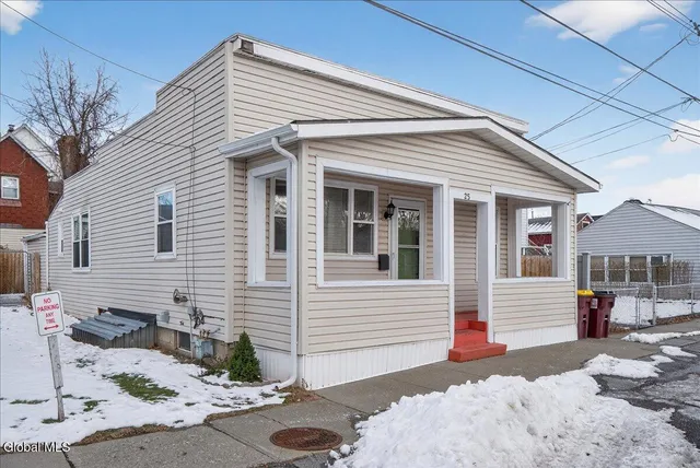 $199,500 | 25 Corning Street, Colonie, NY 12205