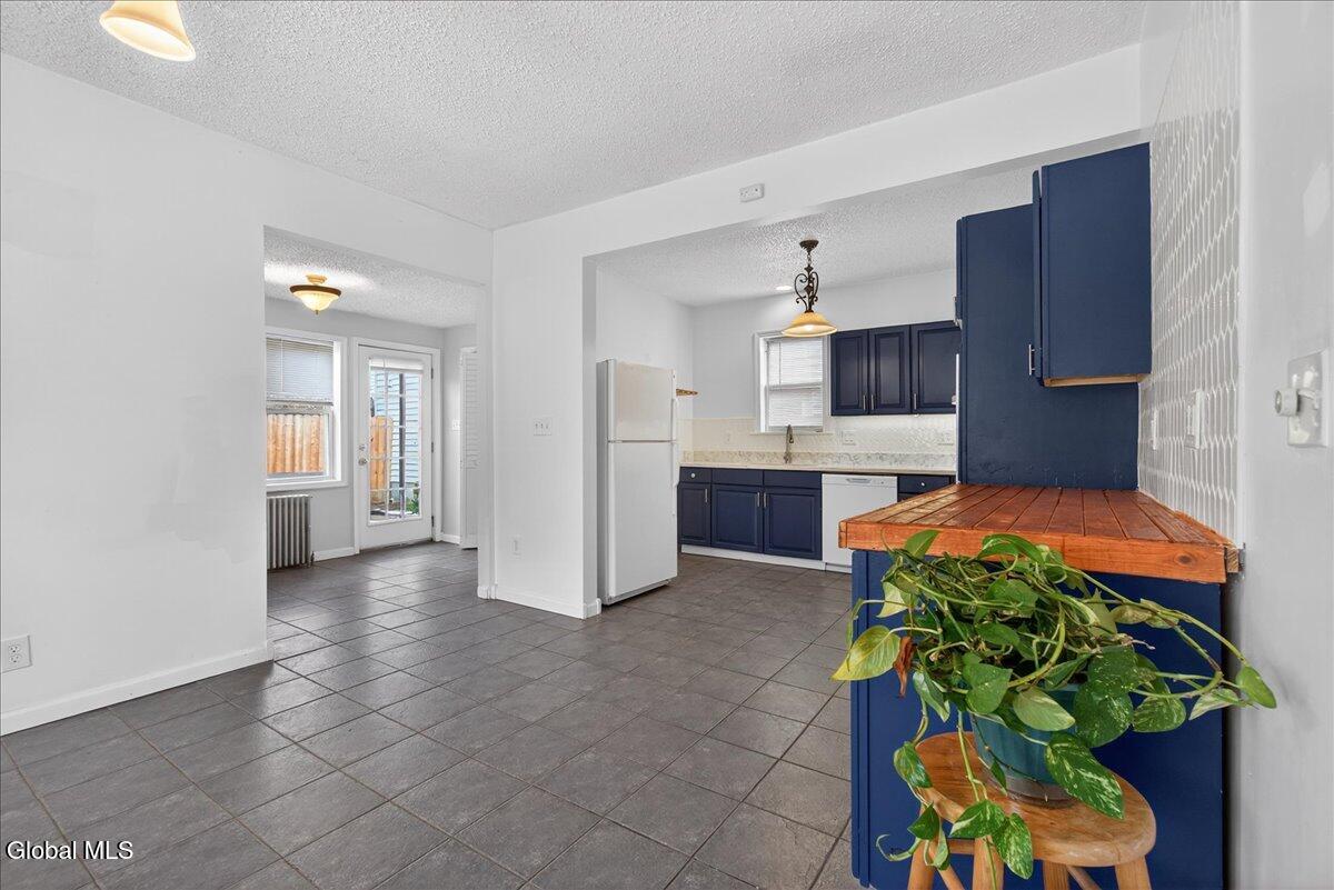 25 Corning Street Colonie, NY 12205 - Photo 31 of 39 27-25 Corning St-27